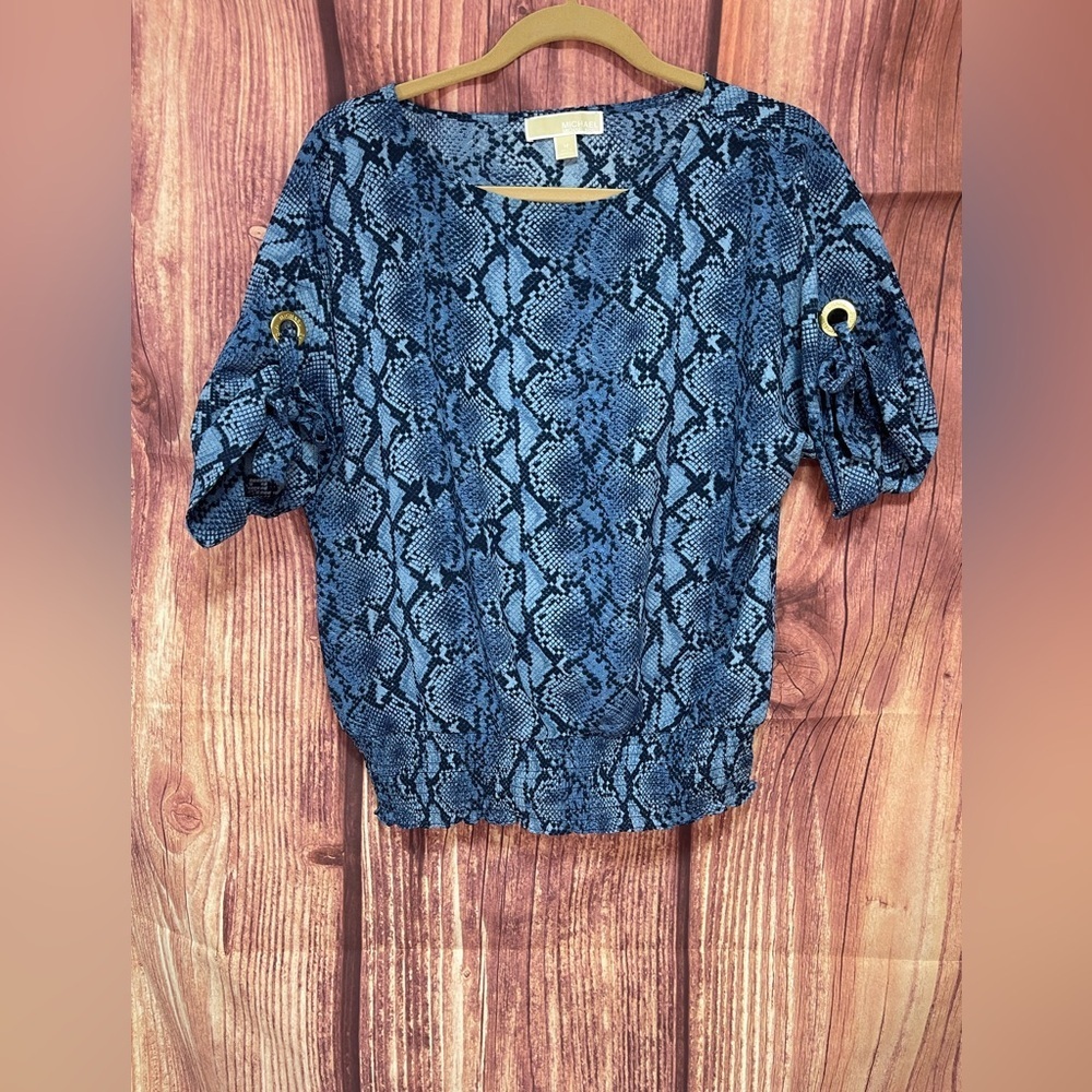 Michael by Michael Kors blue snake print boat neckline smocked blouse women’s M - Picture 13 of 17